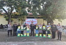 Polres Ende Salurkan 100 Paket Beras Sambut HUT Bhayangkara Ke-80