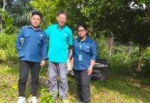 Prof Tan Lai Yong Ajak Wisatawan Menanam Pohon Saat Berkunjung ke Flores