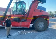 Pekerja Pelabuhan Maumere Tewas Terlindas Reach Stacker saat Bekerja