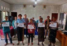 Bhabinkamtibmas Dampingi Penyaluran BLT Dana Desa di Jerebuu