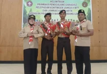 Dua Siswa MTsN 1 Lembata Dilantik Menjadi Pramuka Penggalang Garuda