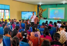 Siswa SMPK Ratu Damai Waibalun Ikuti Edukasi Bahaya NAPZA
