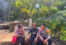 Bhabinkamtibmas Watumanu Perkuat Kemitraan lewat Sambang Warga