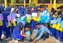 Tanam Pohon sejak Hari Pertama, Murid Baru MTsN Manggarai Belajar Ekoteologi