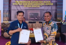 Kepala SMAK St. Petrus Ende Teken Kerja Sama Siaran Pendidikan dengan LPP RRI Ende