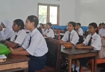 SMP Negeri 1 Ende Masih Gunakan Empat Ruang Kelas Darurat