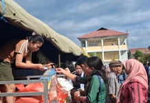 Pesta Emas SMAN 1 Ende Hadirkan Pasar Murah dan Bazar UMKM