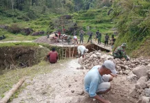 TNI AD Bangun Jembatan Garuda, Wujud Nyata Pengabdian bagi Masyarakat di Cibal
