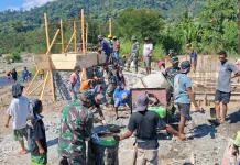 Wujudkan TNI Manunggal Rakyat, Kodim 1602/Ende Bangun Jembatan Garuda di Wewaria