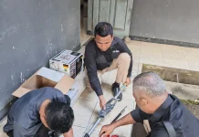 Tim RRI Ende Rakit Mesin Pemotong Rumput untuk Dukung Perawatan Lingkungan