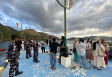 Lanal Labuan Bajo Hentikan Kapal Wisata yang Belum Kantongi Izin Berlayar