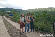 Wisatawan Belanda 79 Tahun Taklukkan Trekking Cunca Plias