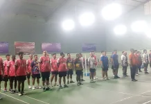 Persaingan Sengit Warnai Turnamen Bulutangkis di GOR Master Arena Ende