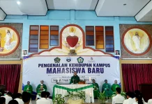 Penutupan PKKMB, Ketua STIPAR Ende Tekankan Kepercayaan dan Komitmen Mahasiswa