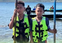 Sebanyak 27 Tim dari 14 SD Meriahkan Lomba Dayung HUT Ke-81 RI di Larantuka
