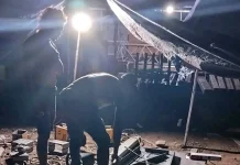 Personel Kodim 1602/Ende Bersama Warga Percepat Pembangunan Jembatan Garuda