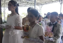 42 Anak Nanganesa Terima Komuni Pertama Penuh Sukacita