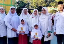 Dua Siswa MIN 1 Ende Raih Juara di Ajang Mewarnai Anak