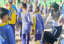 Sambut HUT ke-81 RI, MTsN Manggarai Gelar Bakti Sosial di Masjid Nurul Huda Reo