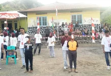 Keceriaan Anak Arubara Meriahkan Lomba Makan Kerupuk Sambut HUT RI