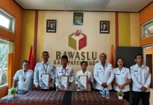 Bawaslu Ende Perkuat Tata Kelola Organisasi lewat Penandatanganan IKU