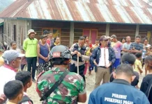 Cegah Rabies, Bhabinkamtibmas Dampingi Penanganan HPR di Cibal