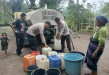 Polres Ngada Salurkan Air Bersih Bagi Warga Desa Bopoma