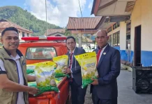 BULOG Cabang Bajawa Salurkan 8.055 Kg Beras untuk Korban Gempa di Ngada