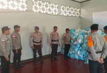 TNI-Polri dan Forkopimda Ende Salurkan 725 Paket Bansos Presiden
