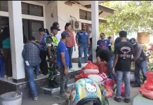 Camat Ende tengah Salurkan 300 Paket Bantuan Korban Gempa