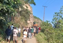 Jalur Dua Desa di Ndona Kembali Dibuka Usai Longsor Pascagempa, Warga Lega