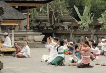 Karmaphala dalam Kehidupan Bermasyarakat Menjadi Refleksi dalam Ajaran Hindu