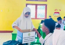 Murid MAN Flores Timur Sisihkan Uang Jajan untuk Bantu Korban Gempa Flores