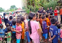 Penyuluh Agama Katolik Kemenag Ngada Beri Trauma Healing Anak Korban Gempa