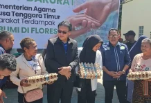 Kemenag NTT Bantu Warga dan ASN Terdampak Gempa