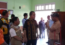 Gubernur Melki: Prioritaskan Korban Reruntuhan dan Kesehatan Pengungsi