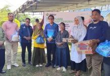 Kemenag NTT Salurkan 65 Paket Sembako untuk ASN Terdampak Gempa di Nagekeo