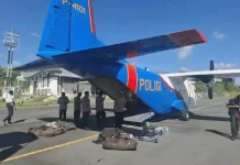 Pesawat Polri Antar Tenda Brimob Bagi Korban Gempa