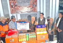 Khofifah Indar Parawansa Bawa Bantuan Kemanusiaan 52,9 Ton ke Manggarai Timur