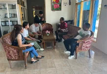 PT SGI Salurkan Bantuan Korban Gempa Flores melalui RRI Ende
