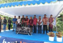 Pemda NTT dan Flotim Salurkan Bantuan Peralatan Usaha kepada Warga