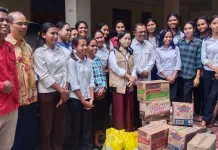 Pemkab Ende Salurkan Bantuan Untuk Mahasiswa Asrama STIPAR Ende