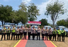 Ditlantas Polda NTT Serahkan Tujuh Kendaraan Double Cabin ke Polres Terdampak