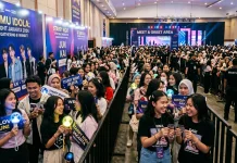 Mengapa Penggemar Rela Antre Demi Bertemu Idolanya?