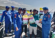 Polisi Kirim 2,5 Ton Logistik untuk Warga Terdampak Gempa di Pesisir Mabar