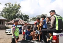 Satlantas Polres Ngada Gelar Trauma Healing Anak Pengungsi di Desa Bowali