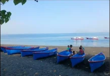 Sebanyak 21 Kelompok Nelayan Ende Terima Bantuan Sampan dan Kapal Fiberglass