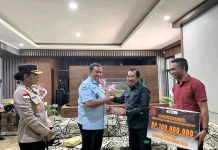 Forkopimda TTU Salurkan Bantuan Rp100 Juta untuk Korban Gempa Nagekeo