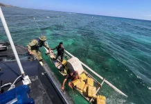 Lanal Labuan Bajo Tempuh Laut Antar Bantuan ke Pesisir Manggarai