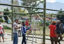 SMPK Immaculata Ruteng Bangun Enam Tenda Darurat dari Bambu untuk KBM